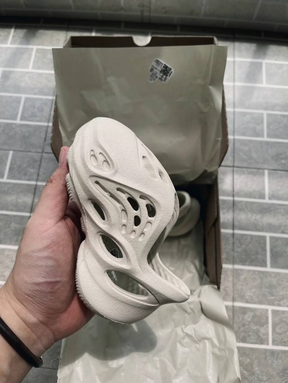 adidas-Yeezy-Foam-Runner-Infants-Sand-1-1