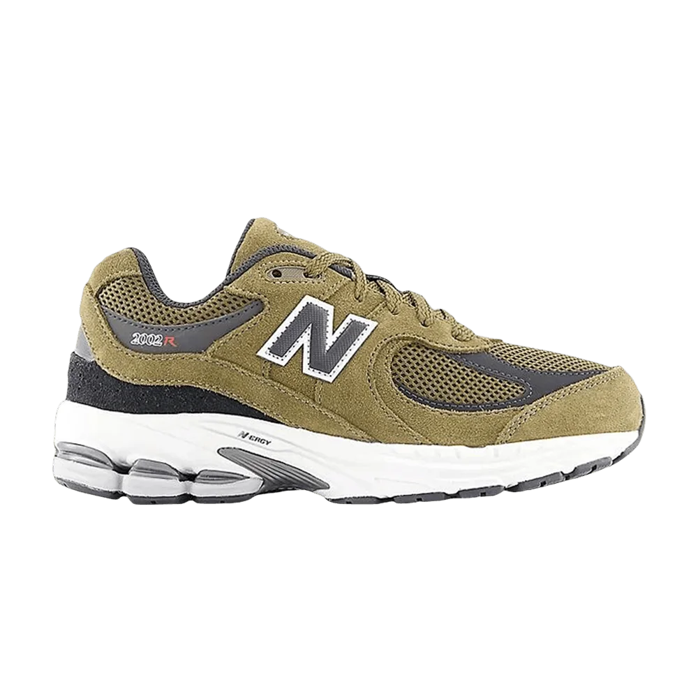 Krossovki-New-Balance-2002R-Big-Kid-Woodland-Black