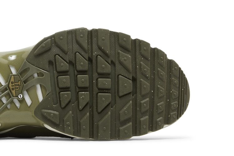 air-max-plus-light-bone-neutral-olive-fb9722-002_04