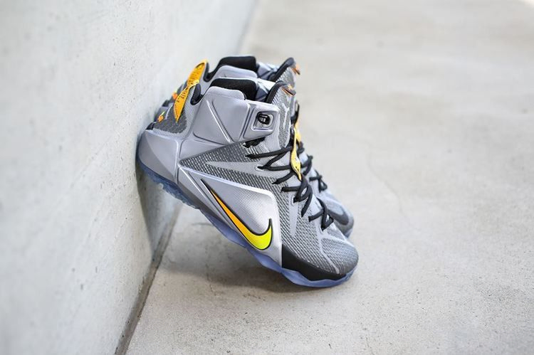 Кроссовки Nike LeBron 12 'Flight'