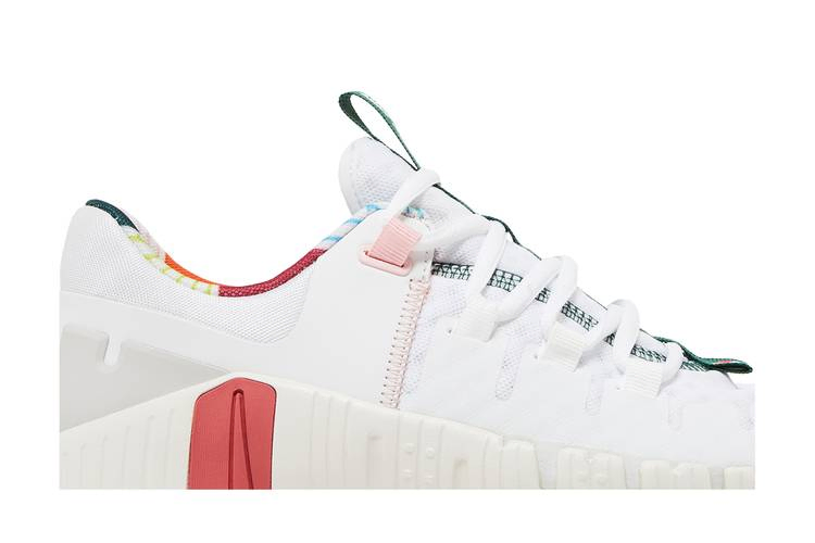 Кроссовки Nike Wmns Free Metcon 5 'All Petals United'