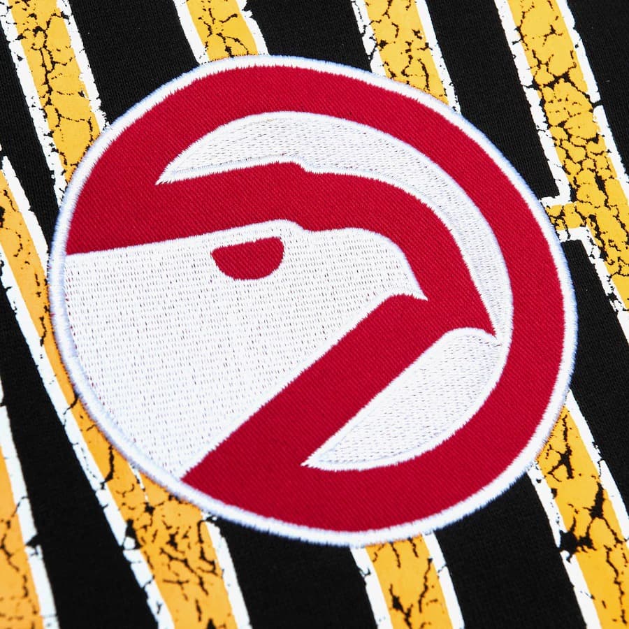 Худи Mitchell & Ness Black Atlanta Hawks Team OG Fleece Pullover Hoodie