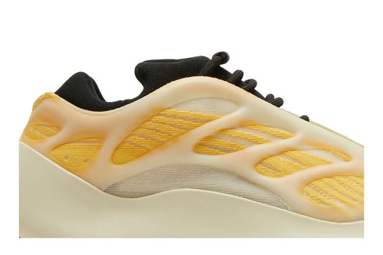 Кроссовки adidas Yeezy 700 V3 'Mono Safflower'