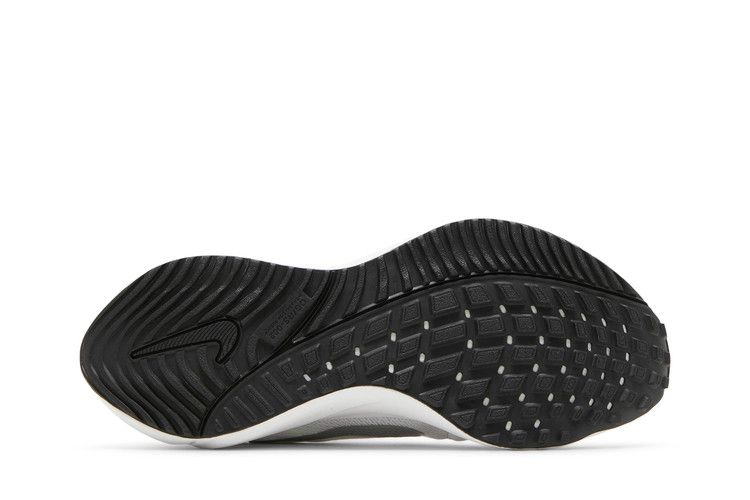 wmns-air-zoom-vomero-16-white-metallic-silver-da7698-100_03
