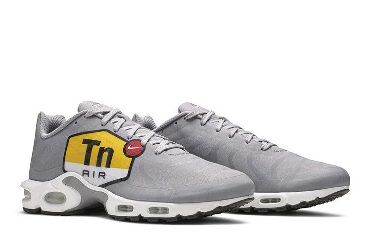 Krossovki-Nike-Air-Max-Plus-NS-SP-GPX-Atmosphere-Grey-7