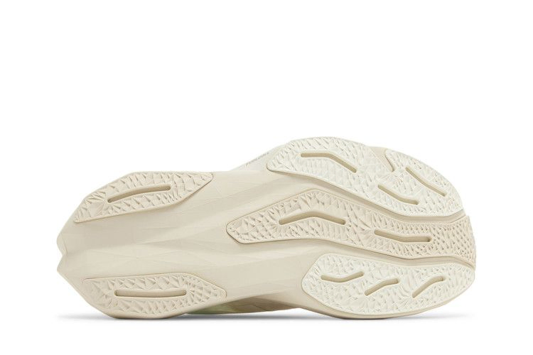 Кроссовки New Balance Wmns FuelCell Rebel v4 'White Linen'
