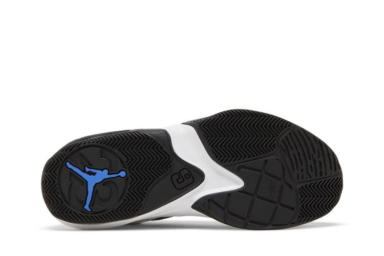 jordan-max-aura-3-black-white-rush-pink-cz4167-004_03