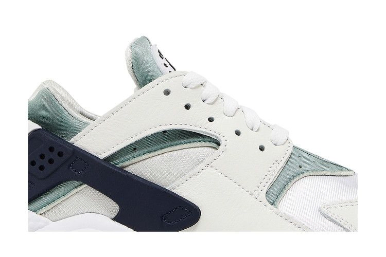 wmns-air-huarache-photon-dust-mica-green-dh4439-110_01