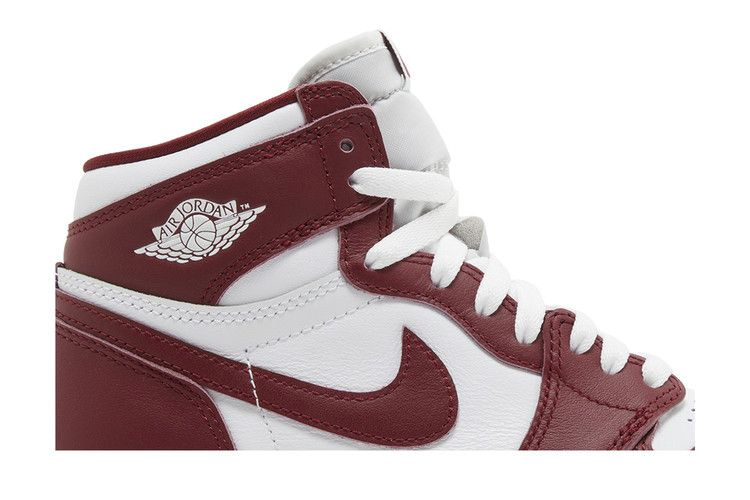 air-jordan-1-retro-high-og-gs-white-team-red-fd1437-160_01