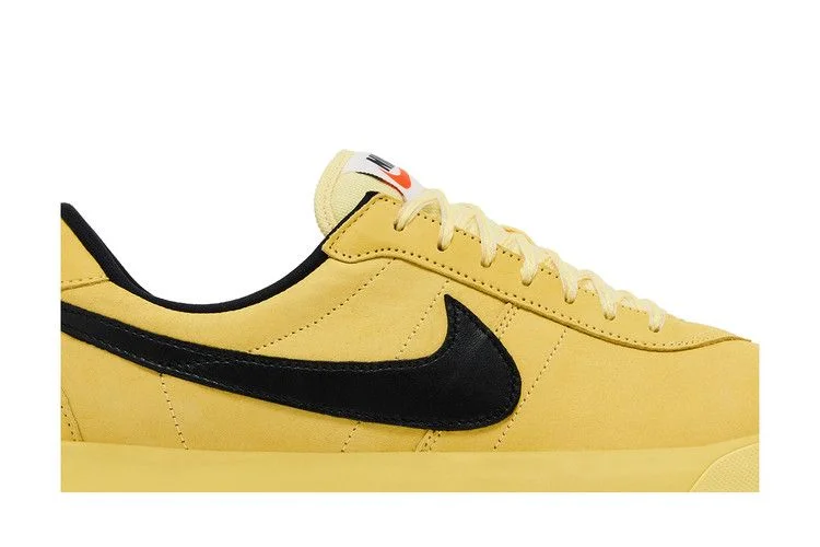 Krossovki-Nike-Astro-Grabber-Soft-Yellow-Black-1