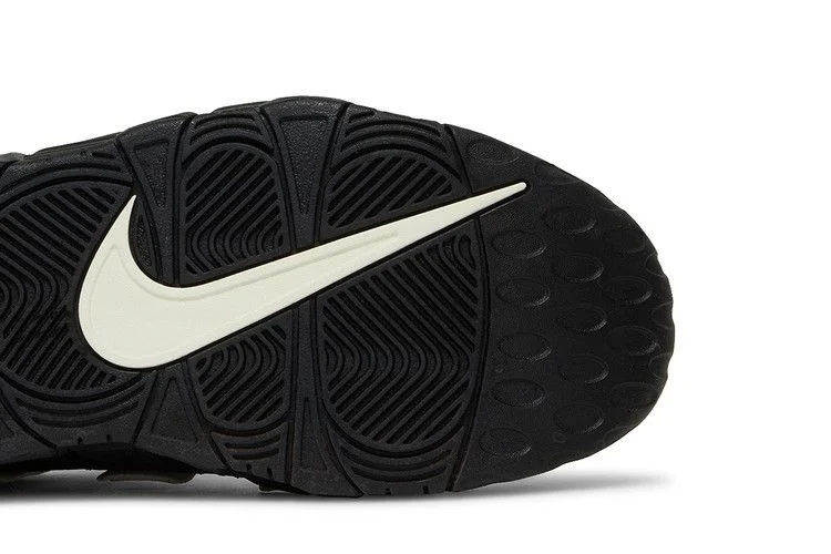 Krossovki-Nike-Air-More-Uptempo-QS-GS-Camo-4