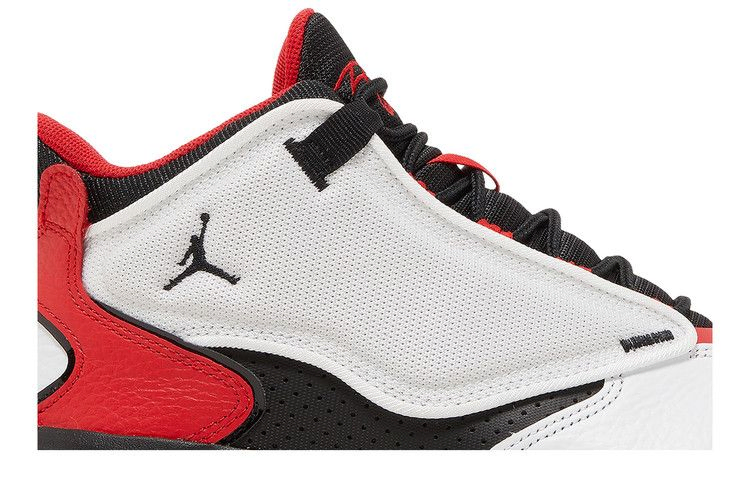 jordan-max-aura-4-white-university-red-dn3687-106_01
