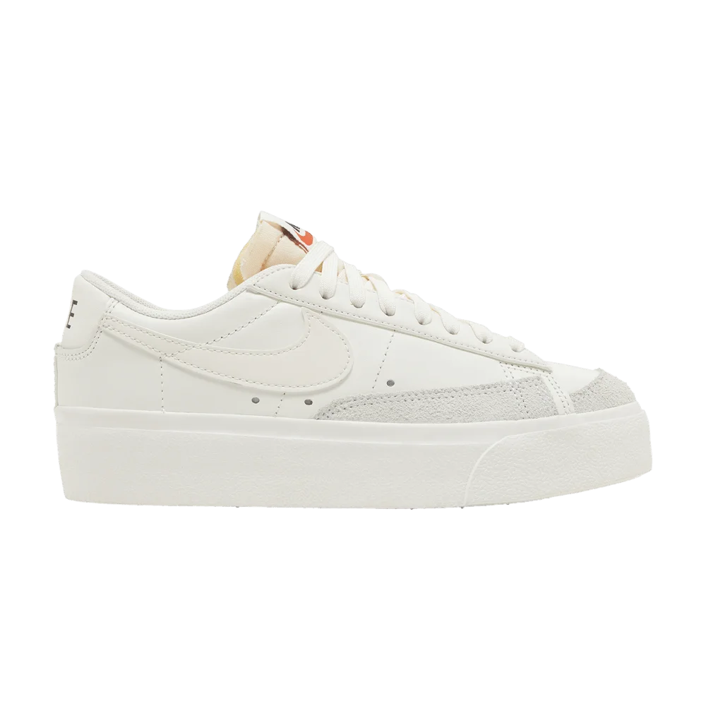 Krossovki-Nike-Wmns-Blazer-Low-Platform-Triple-Sail