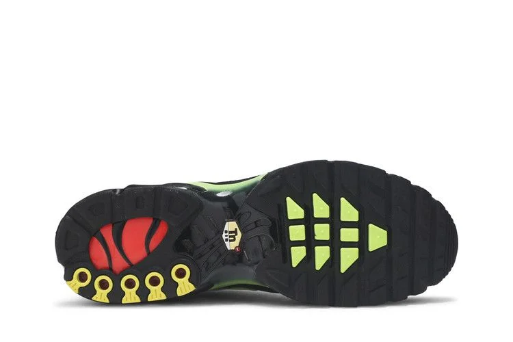 Кроссовки Nike Air Max Plus 'Black Volt'