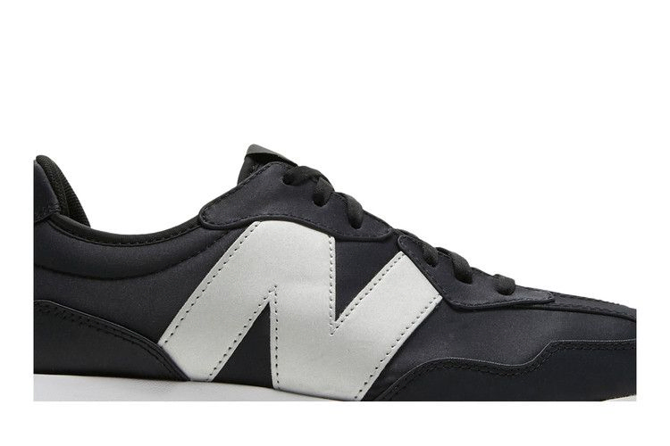 Кроссовки New Balance Wmns 327 'Black Gunmetal'