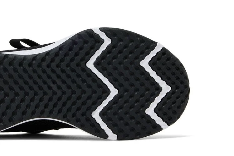 Кроссовки Nike Revolution 6 FlyEase GS 'Black White'