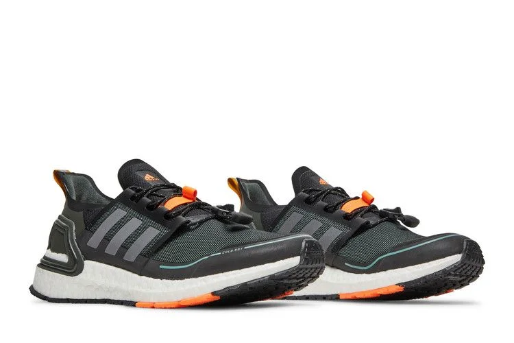 Krossovki-adidas-UltraBoost-Winter.Rdy-Black-Signal-Orange-7