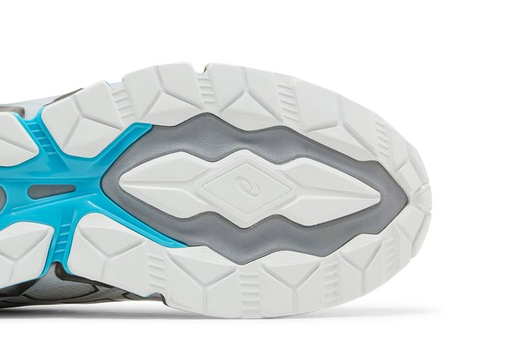 gel-quantum-360-7-white-gunmetal-1201a813-101_04