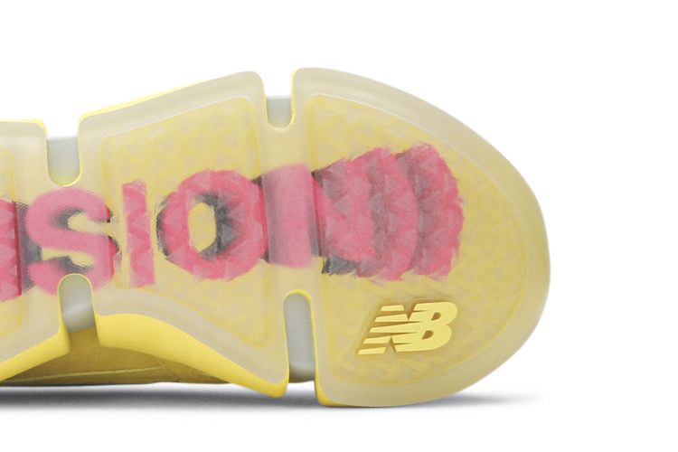 jaden-smith-x-vision-racer-sunflower-yellow-mvisionraceryel_04