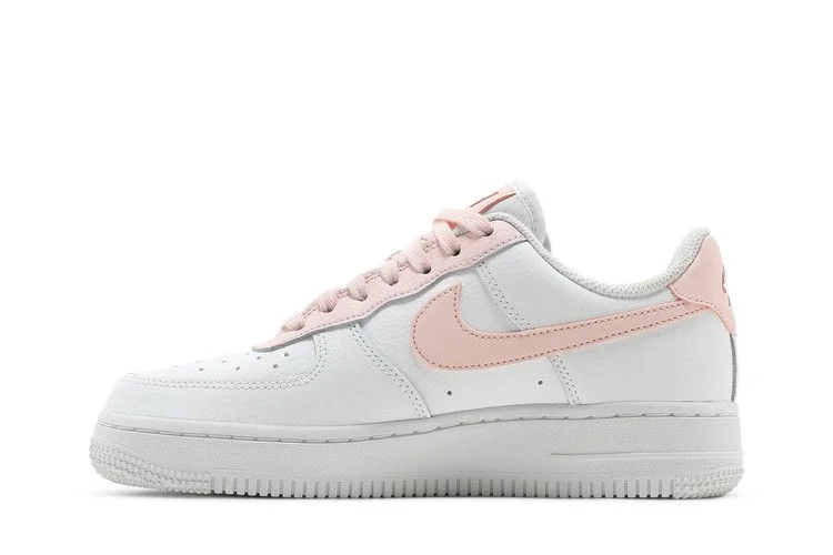 Кроссовки Nike Wmns Air Force 1 '07 'White University Red'