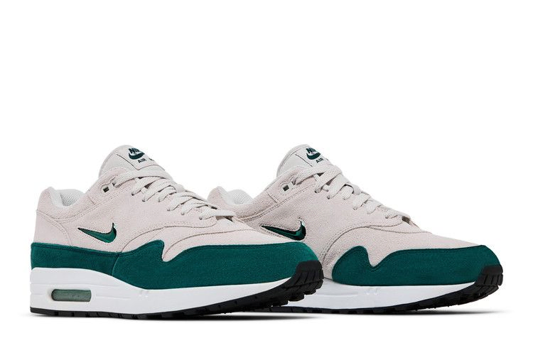 air-max-1-sc-jewel-green-suede-918354-003_07