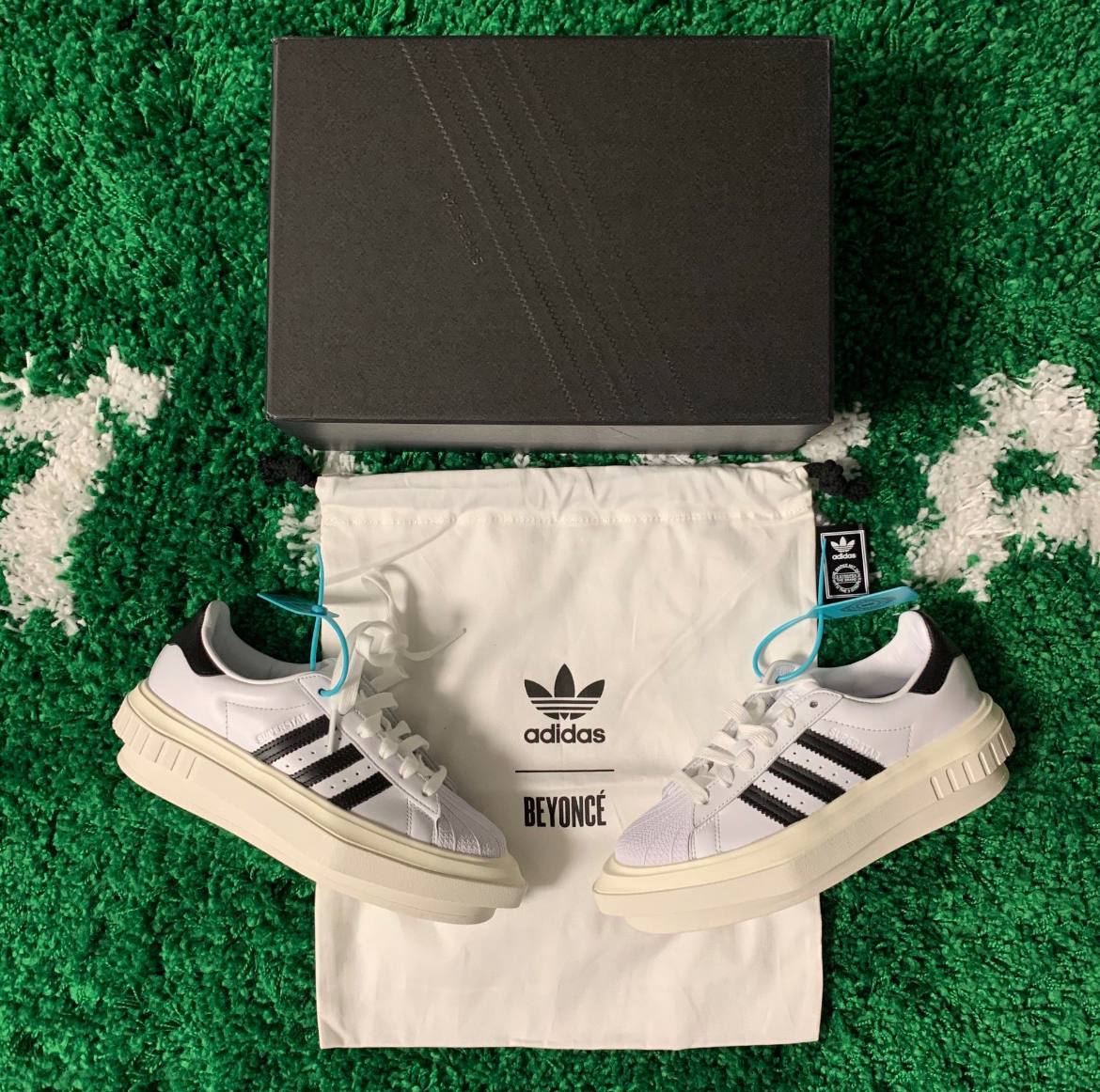 Кроссовки Ivy Park x adidas Superstar Platform 'Cloud White'