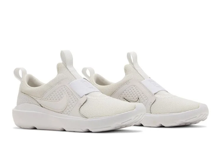Krossovki-Nike-Wmns-AD-Comfort-Triple-White-7