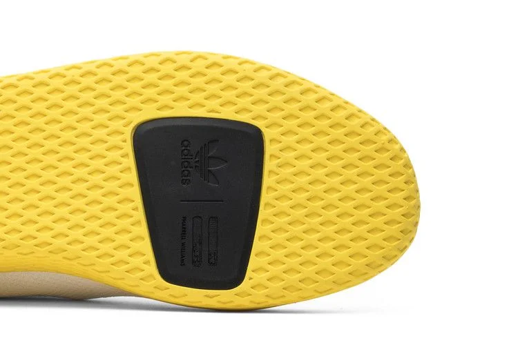 Krossovki-Pharrell-x-adidas-Tennis-Hu-Yellow-2