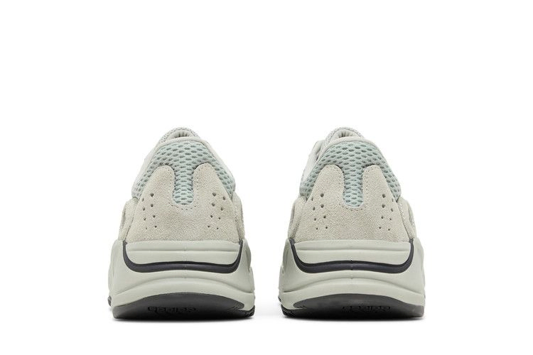 Кроссовки adidas Yeezy Boost 700 'Salt' 2024