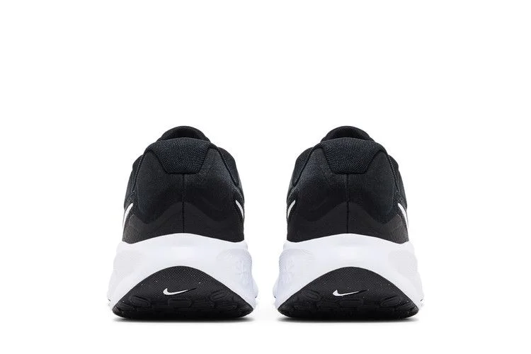 Krossovki-Nike-Revolution-7-Black-White-5