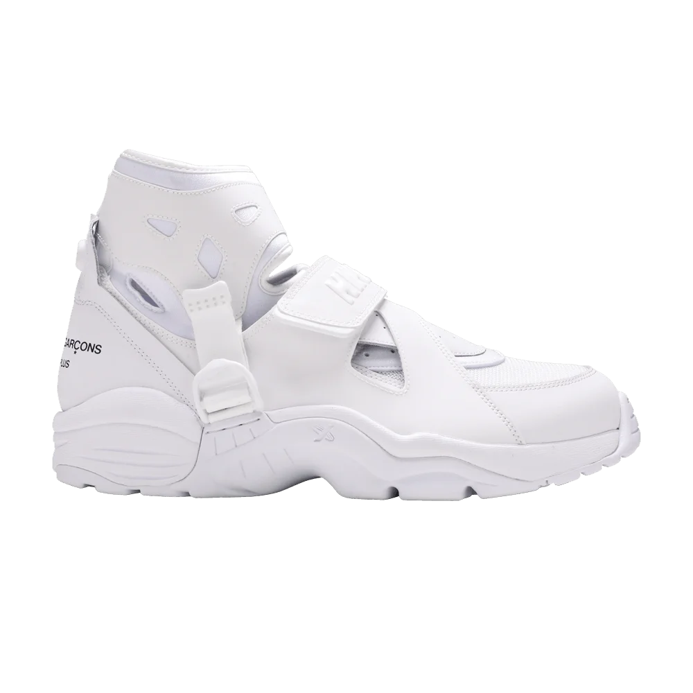 Krossovki-Comme-des-Garcons-Homme-Plus-x-Nike-Air-Carnivore-White