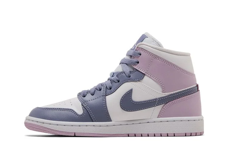 Кроссовки Wmns Air Jordan 1 Mid 'Indigo Haze Doll'