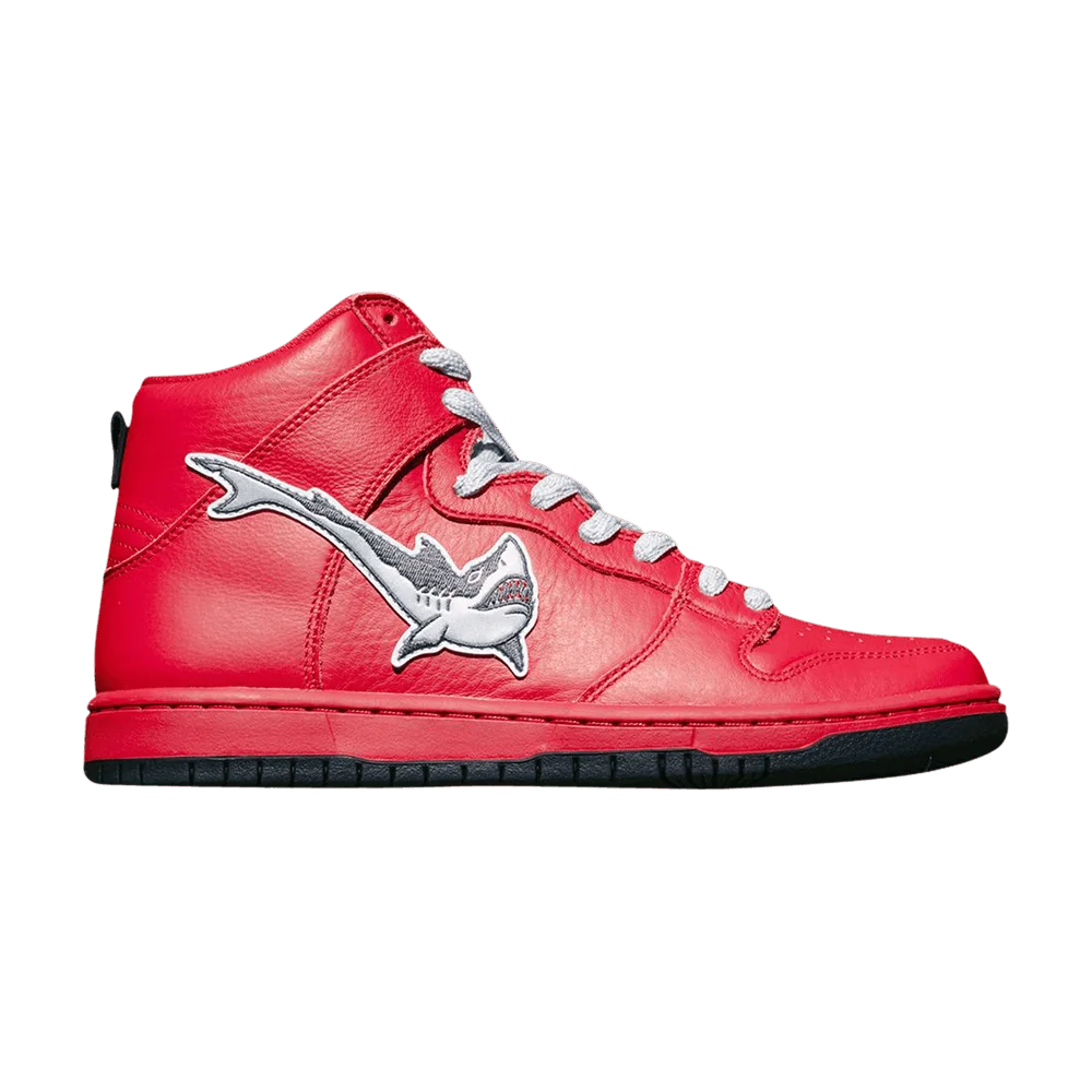 Krossovki-Oski-x-Nike-Dunk-High-SB-Red-Shark-Friends-Family