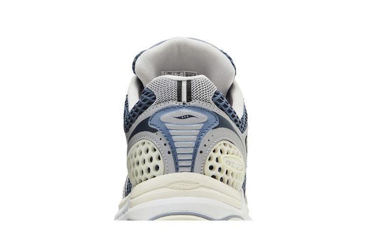 Кроссовки Saucony Progrid Triumph 4 'Fabricated Future Pack - Dusk Silver'