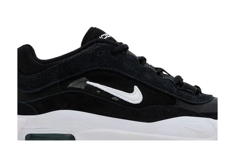 Krossovki-Nike-Air-Max-Ishod-Wair-SB-Black-White-1