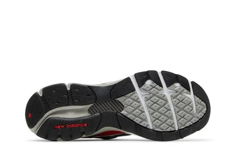 Krossovki-New-Balance-920-Made-In-England-Grey-Black-3