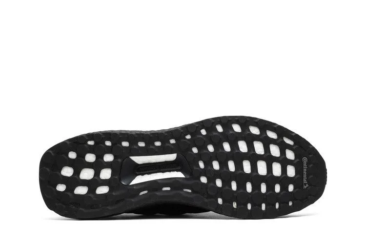 Krossovki-Game-of-Thrones-x-adidas-UltraBoost-4.0-House-Targaryen-Dragons-3
