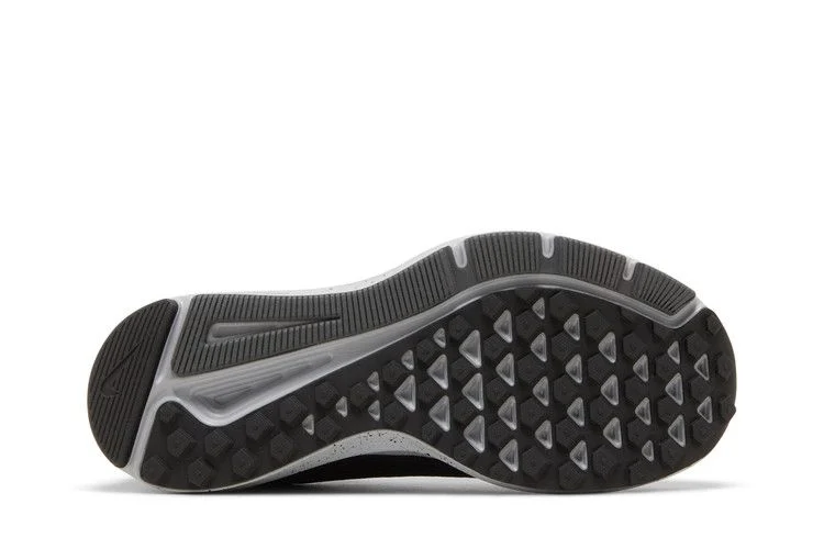 Krossovki-Nike-Quest-2-SE-4E-Wide-Black-Wolf-Grey-3