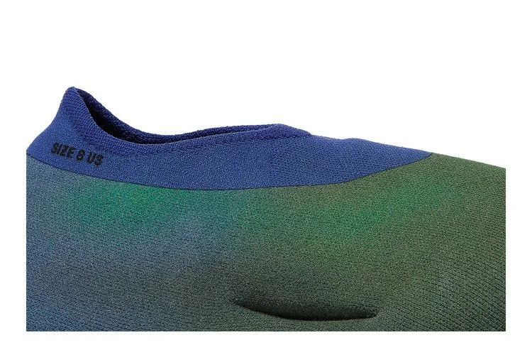 Krossovki-adidas-Yeezy-Knit-Runner-Faded-Azure-1
