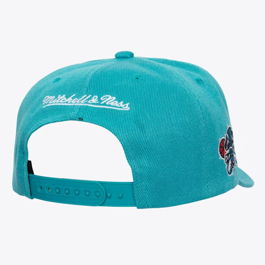 Mitchell-Ness-Teal-Charlotte-Hornets-Hardwood-Classics-Upside-Pro-Snapback-Hat-1