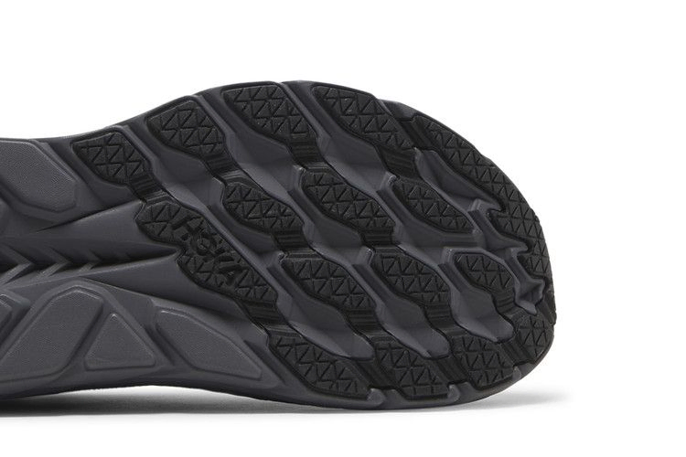 wmns-clifton-8-black-1119394-bblc_04