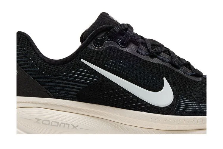 Кроссовки Nike Wmns Vomero 18 'Black Coconut Milk'