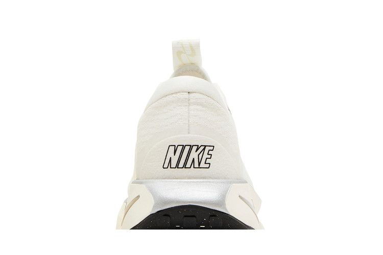 Кроссовки Nike Wmns Motiva 'Summit White Black'