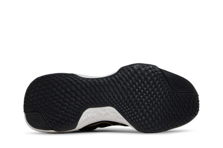 Кроссовки Nike ZoomX Invincible Run Flyknit 'Black Metallic Gold'