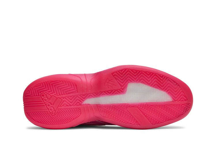 t-mac-millennium-2-breast-cancer-awareness-fv8942_03