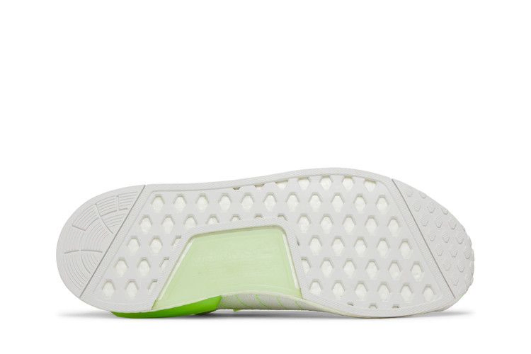 nmd_r1-v2-white-signal-green-gx0538_03