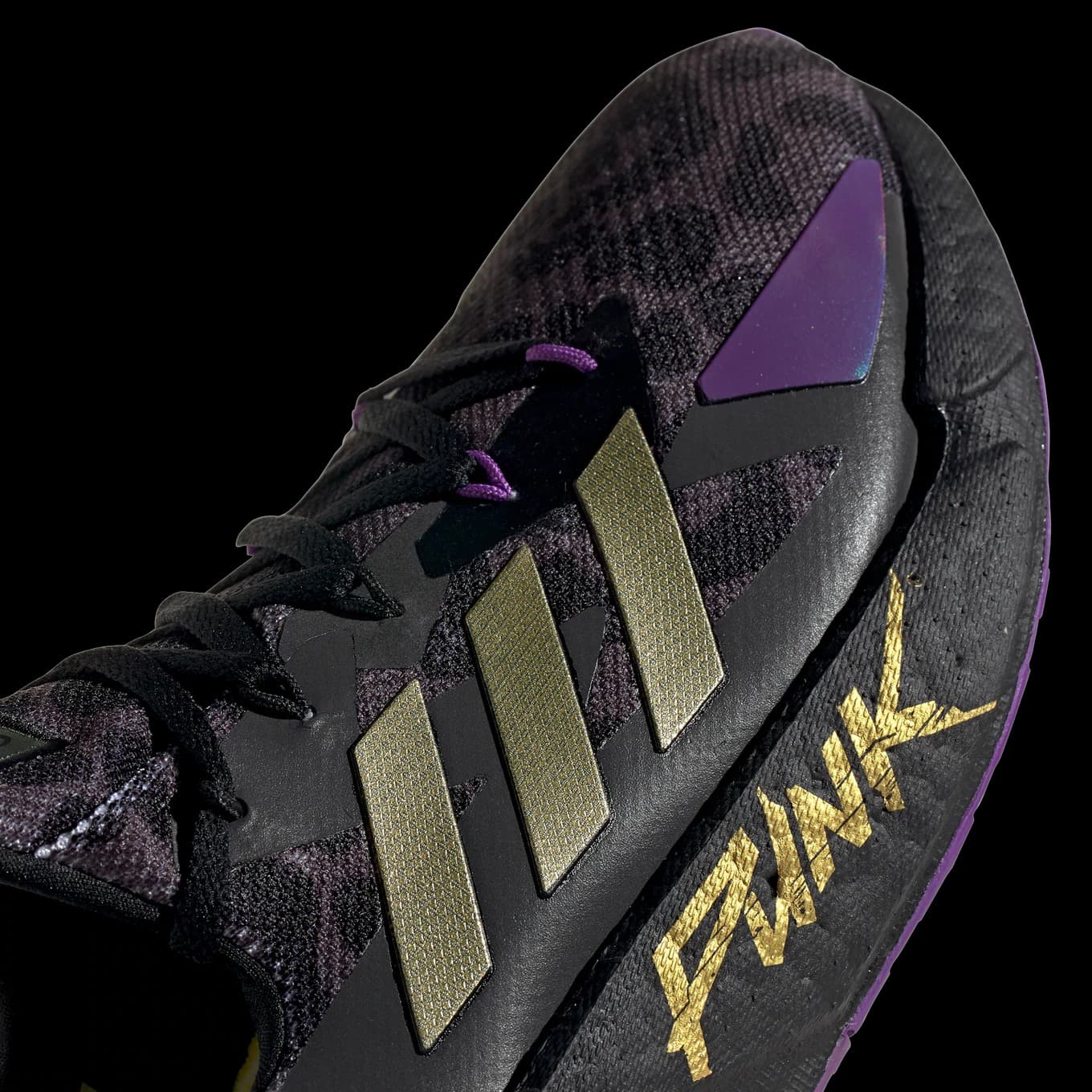 Cyberpunk-2077-x-adidas-X9000L4-Black-Metallic-Gold-2
