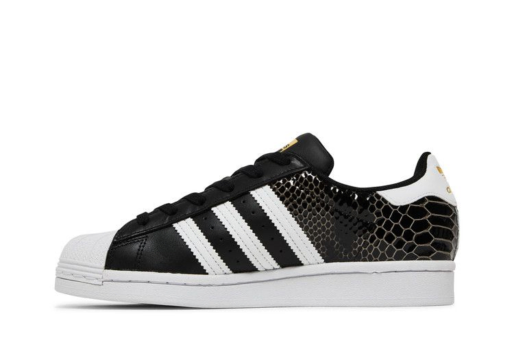 wmns-superstar-black-snakeskin-fv3327_02