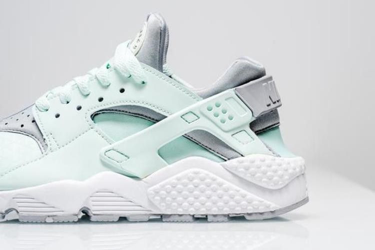 wmns-air-huarache-run-igloo-634835-303_06