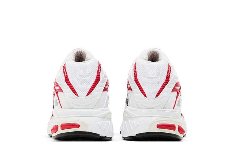 adistar-cushion-3-white-better-scarlet-ig1738_05